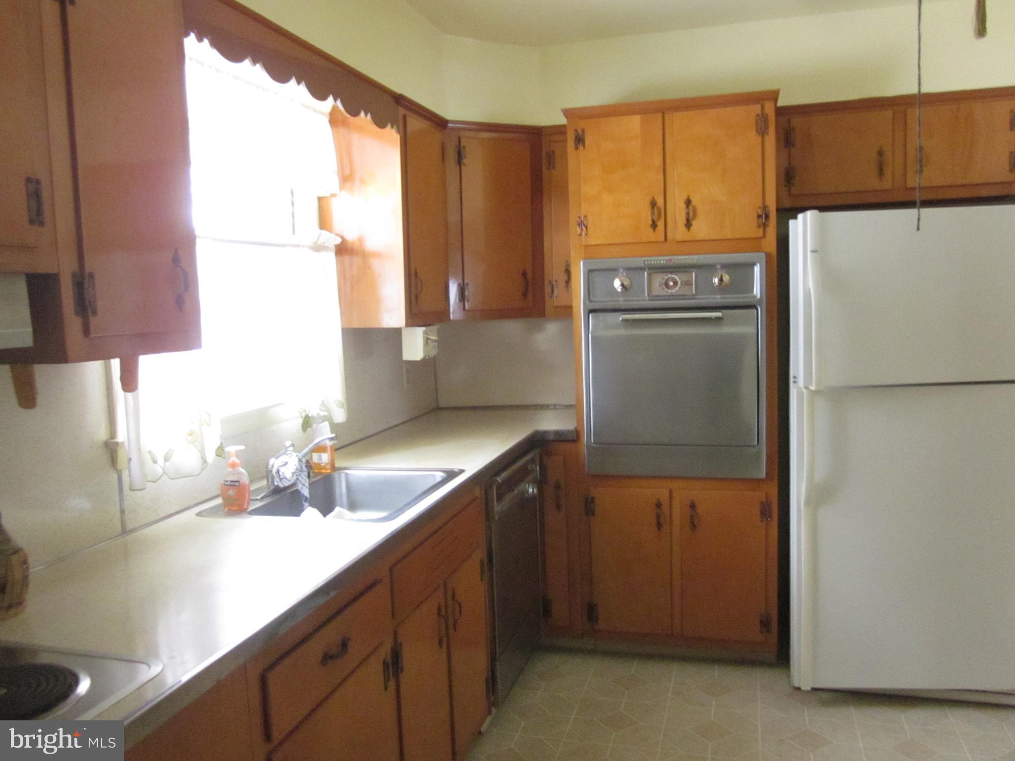 1056 Anna Road Huntingdon Valley, PA 19006 - Photo 11 of 27