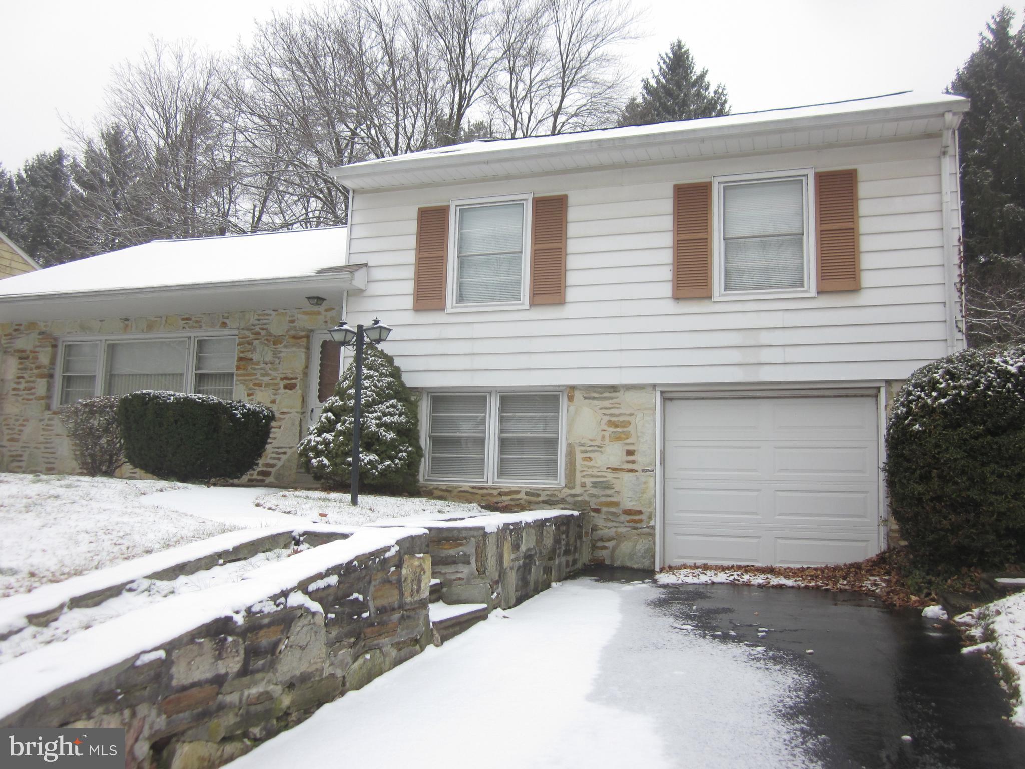 1056 Anna Road Huntingdon Valley, PA 19006 - Photo 3 of 27