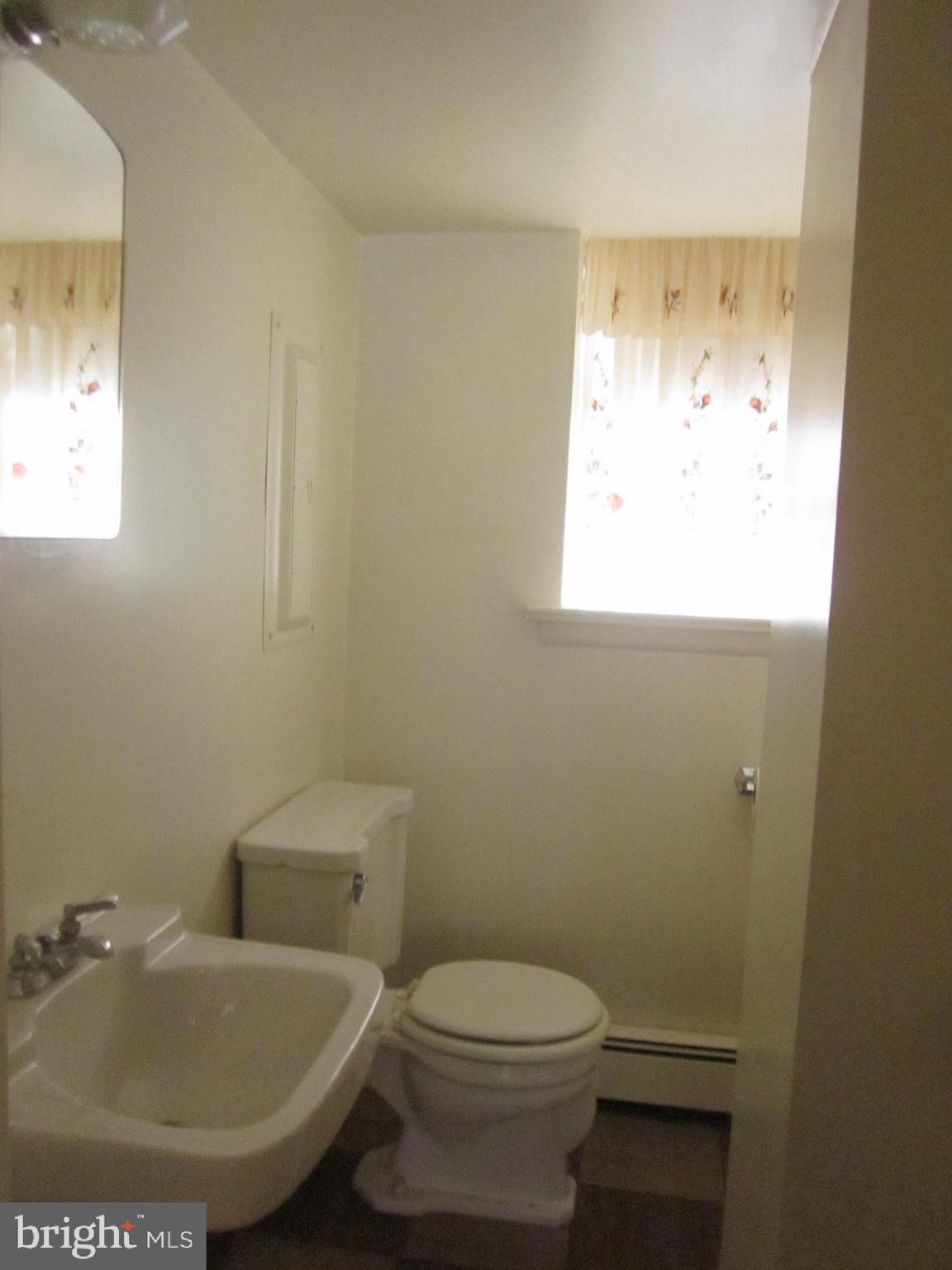 1056 Anna Road Huntingdon Valley, PA 19006 - Photo 24 of 27
