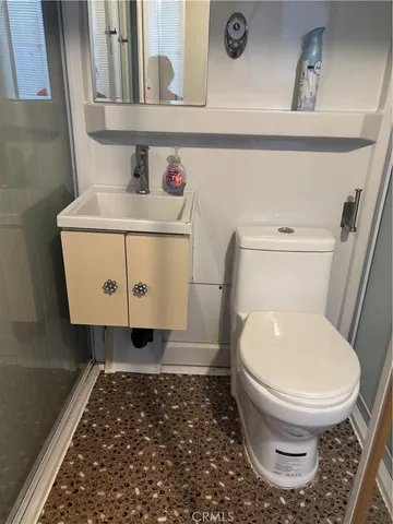 $730 | 37 Garden, Bakersfield, CA 93307