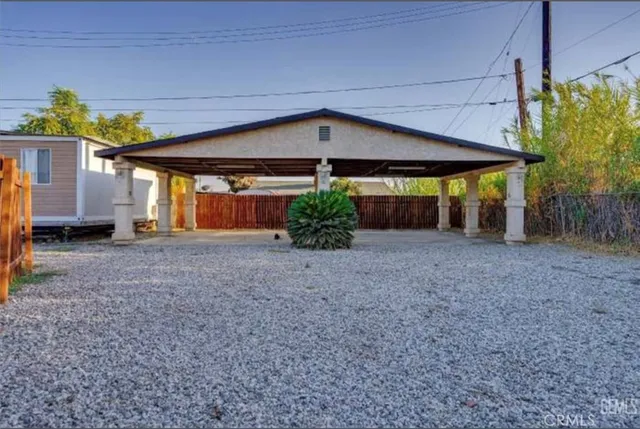 $730 | 37 Garden, Bakersfield, CA 93307