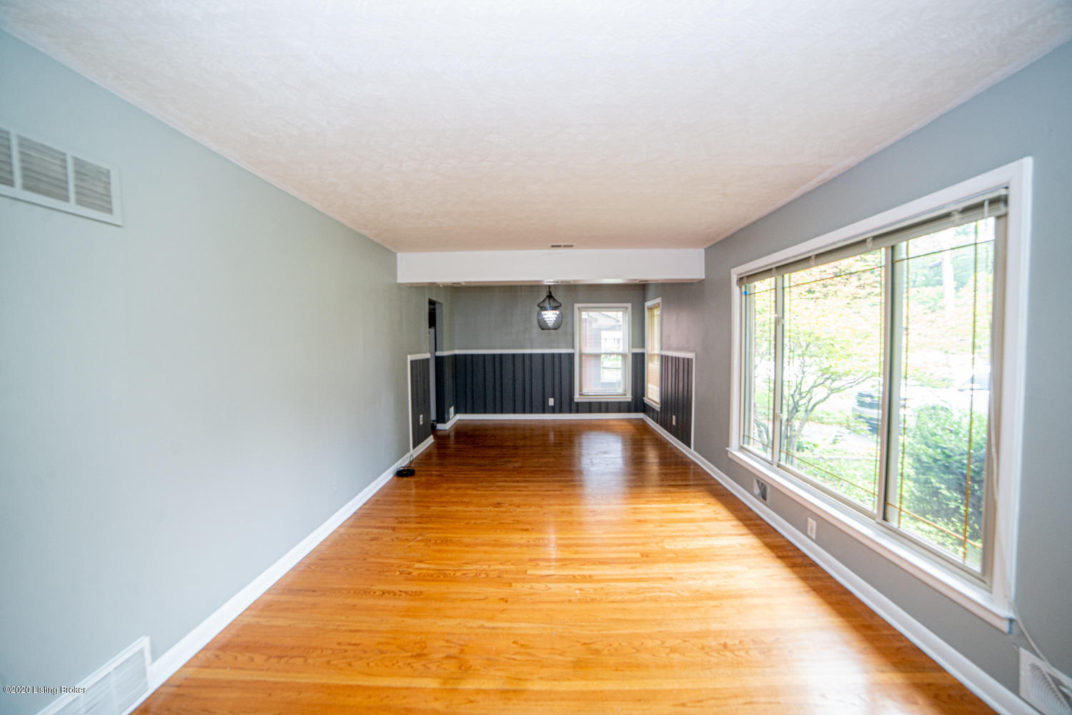 6341 Hunters Grove Road Louisville, KY 40216 - Photo 8 of 56 Living Room