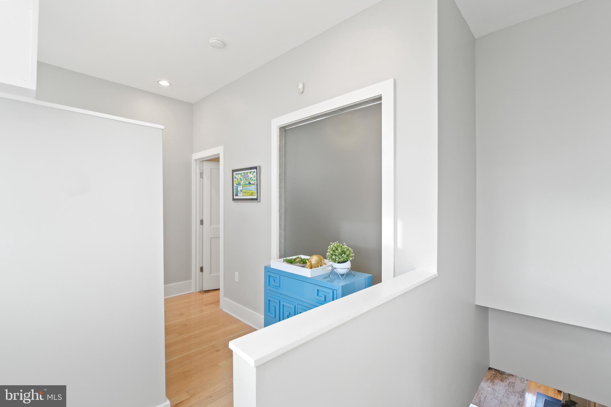 1806 Kalorama Road Northwest, Unit 4 Washington, DC 20009 - Photo 12 of 28 Upstairs landing