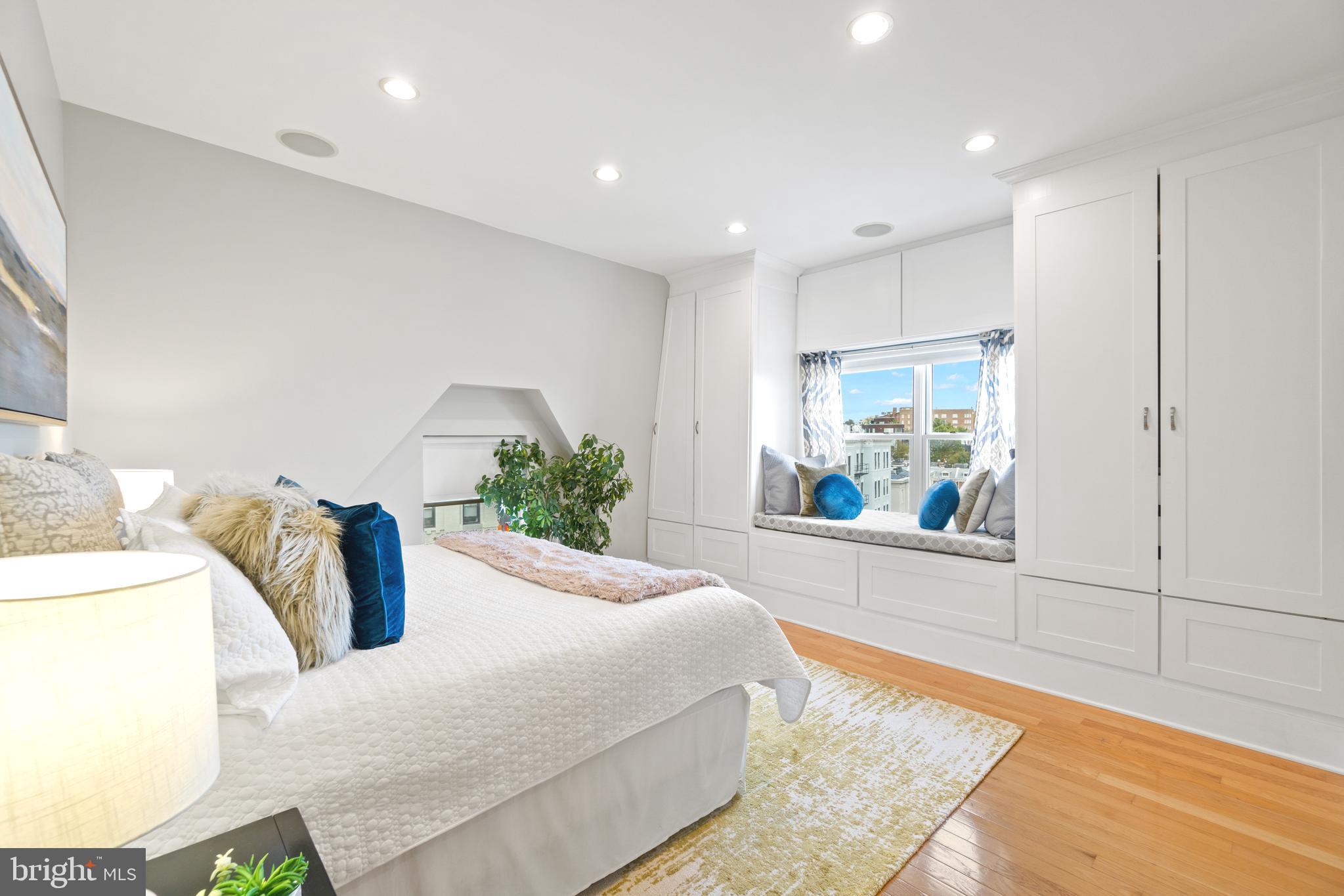 1806 Kalorama Road Northwest, Unit 4 Washington, DC 20009 - Photo 14 of 28 Primary bedroom w/ built-ins