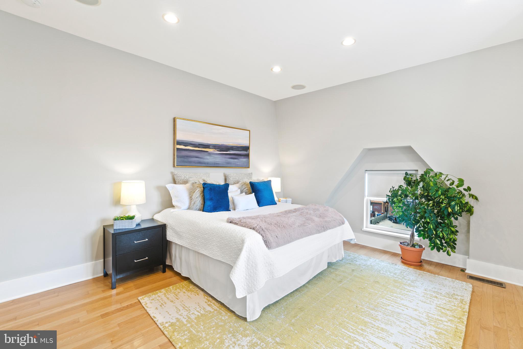 1806 Kalorama Road Northwest, Unit 4 Washington, DC 20009 - Photo 15 of 28 Spacious primary bedroom