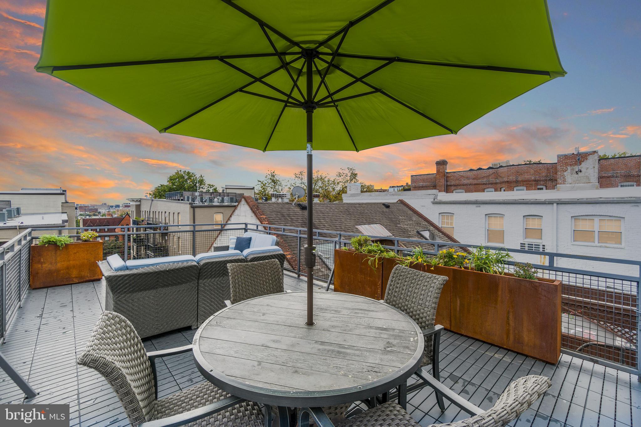 1806 Kalorama Road Northwest, Unit 4 Washington, DC 20009 - Photo 21 of 28 Patio furniture conveys!