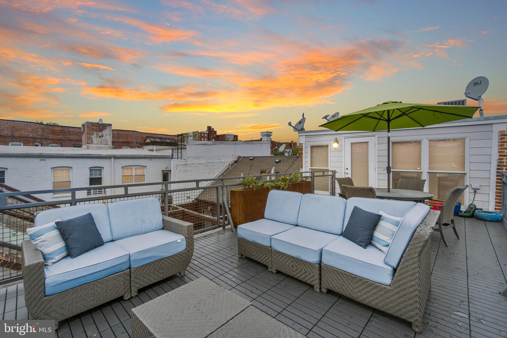 1806 Kalorama Road Northwest, Unit 4 Washington, DC 20009 - Photo 22 of 28 Relax or entertain