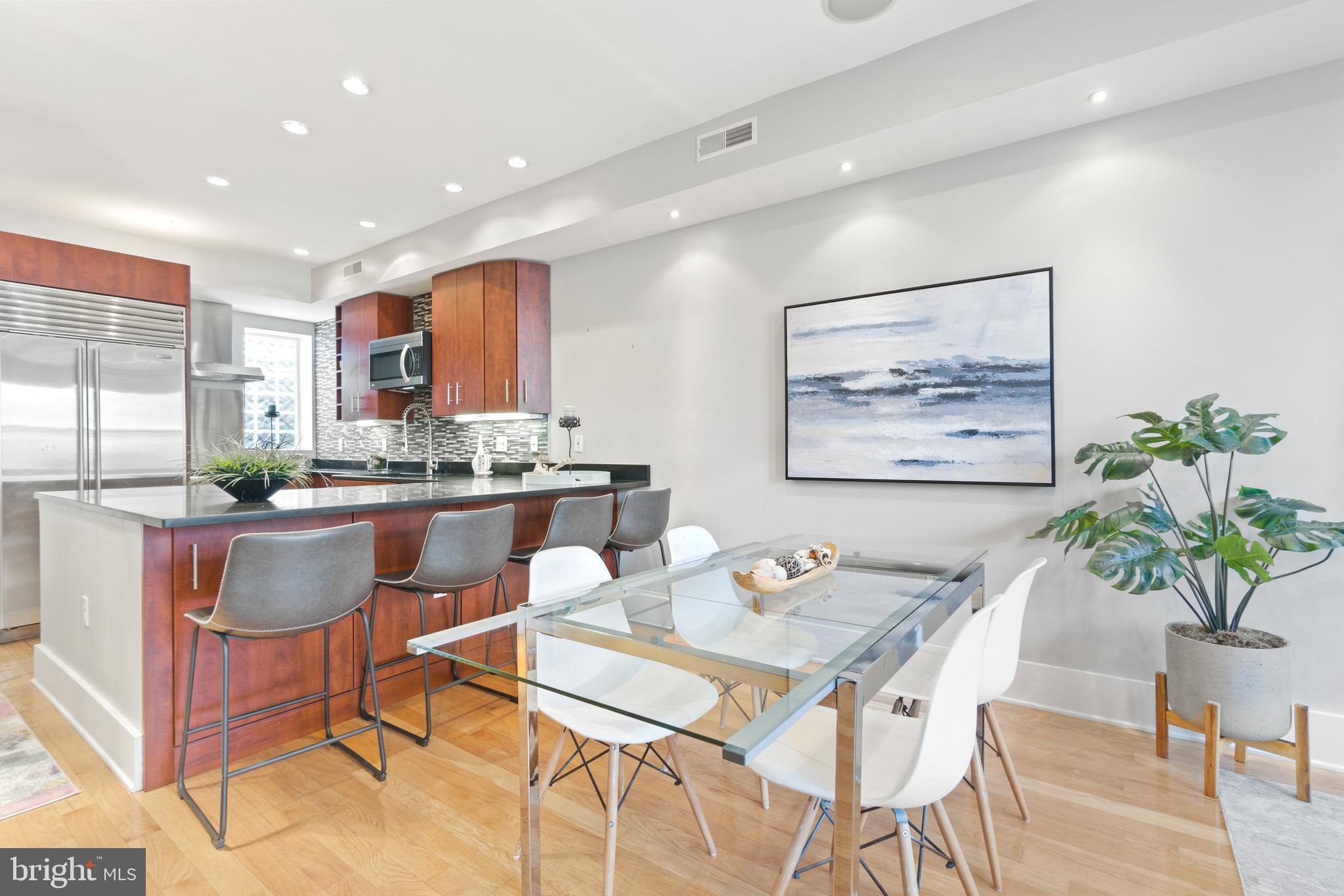 1806 Kalorama Road Northwest, Unit 4 Washington, DC 20009 - Photo 4 of 28 Area for dining