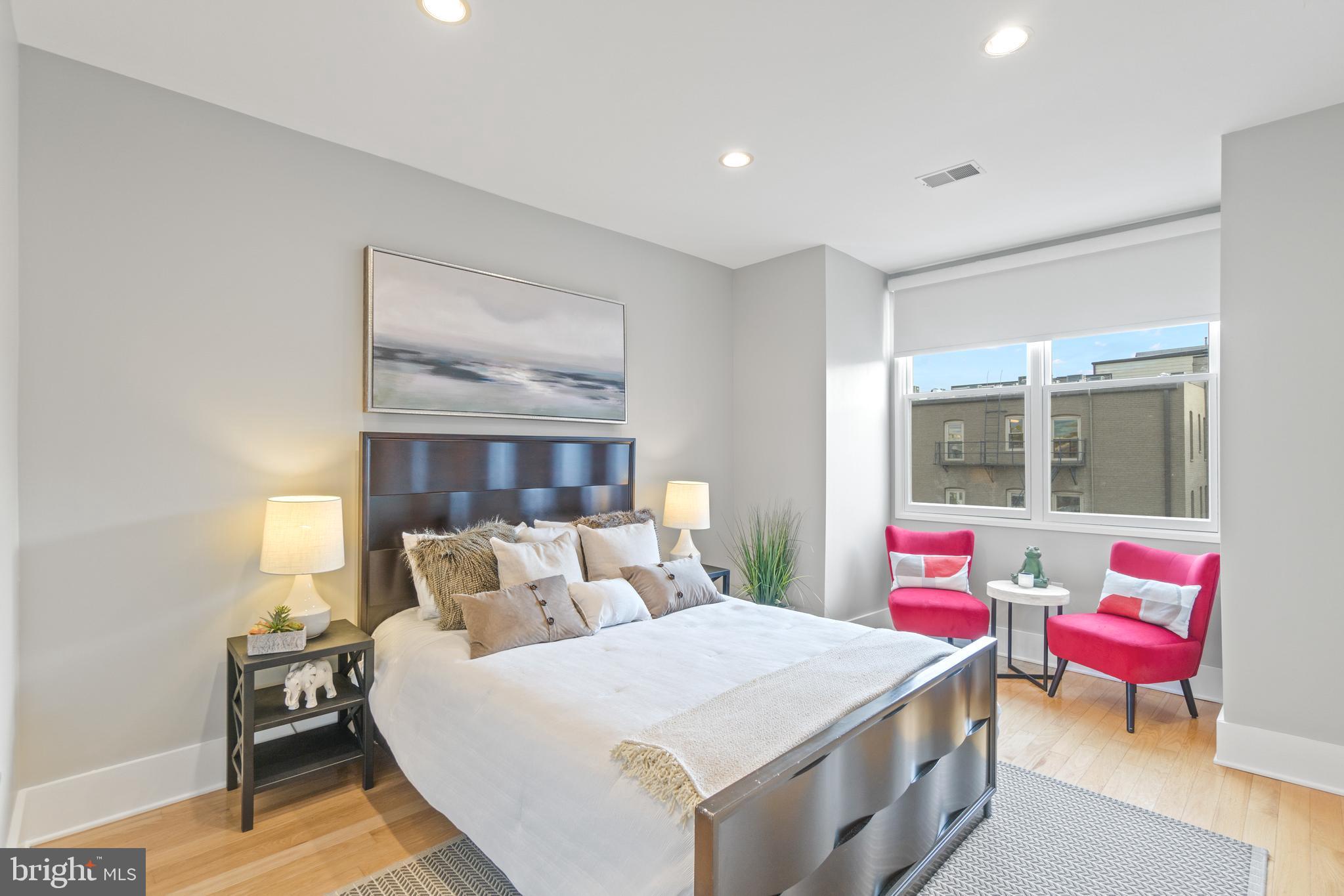 1806 Kalorama Road Northwest, Unit 4 Washington, DC 20009 - Photo 8 of 28 Great natural light