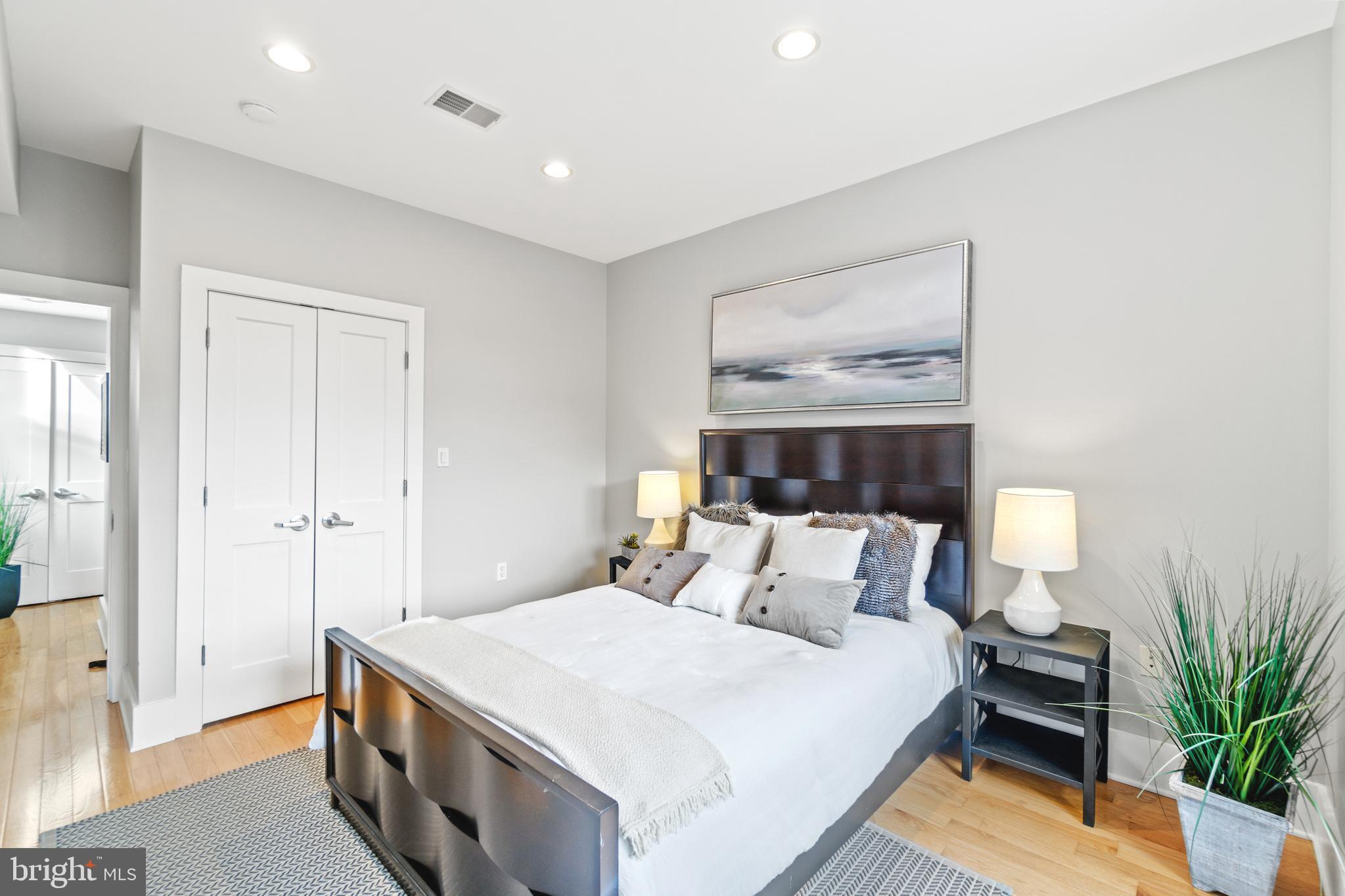 1806 Kalorama Road Northwest, Unit 4 Washington, DC 20009 - Photo 9 of 28 Spacious bedroom