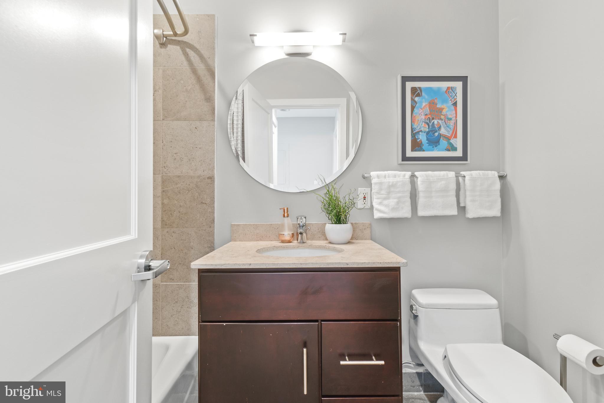 1806 Kalorama Road Northwest, Unit 4 Washington, DC 20009 - Photo 10 of 28 Full bathroom on main level