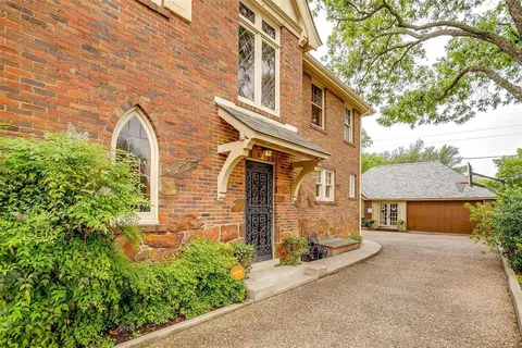 $2,225,000 | 2424 Medford Court West, Fort Worth, TX 76109