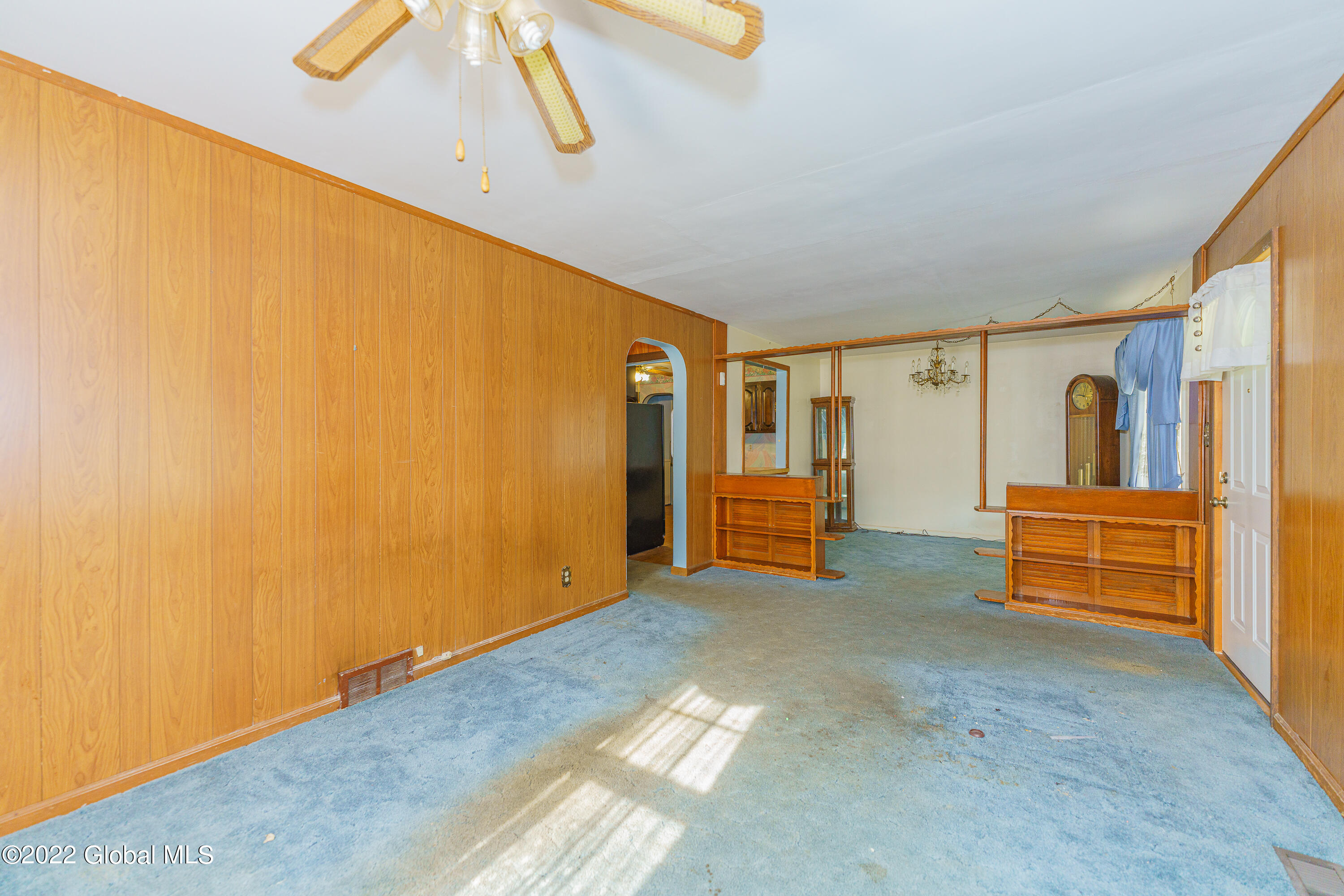 1011 Louis Road Rotterdam, NY 12303 - Photo 7 of 26 1 Livingroom 3