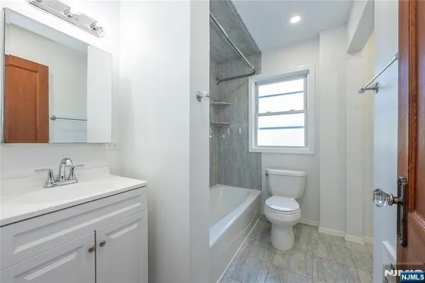$3,200 | 176 Grove Avenue, Verona, NJ 07044