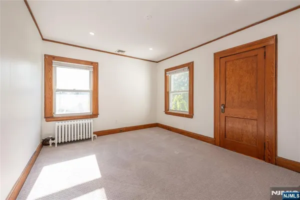 $3,200 | 176 Grove Avenue, Verona, NJ 07044