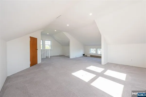 $3,200 | 176 Grove Avenue, Verona, NJ 07044