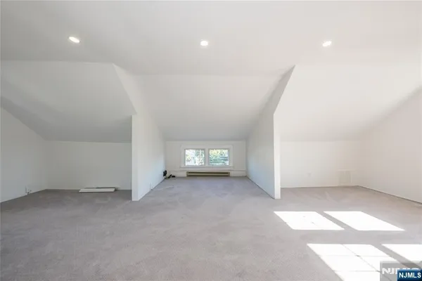 $3,200 | 176 Grove Avenue, Verona, NJ 07044
