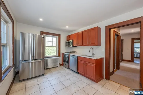 $3,200 | 176 Grove Avenue, Verona, NJ 07044