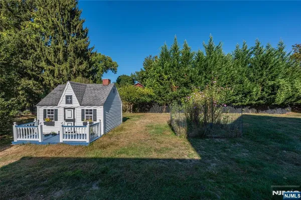 $3,200 | 176 Grove Avenue, Verona, NJ 07044