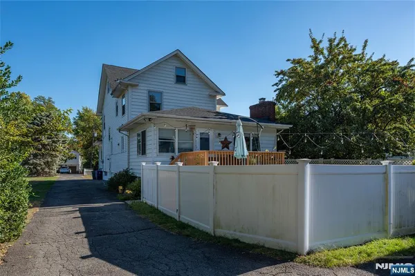 $3,200 | 176 Grove Avenue, Verona, NJ 07044
