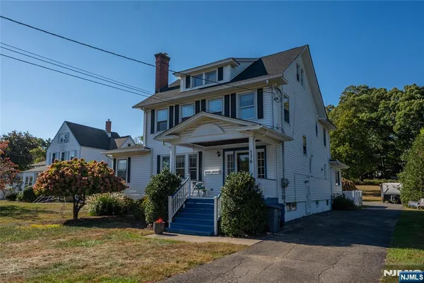 $3,200 | 176 Grove Avenue, Verona, NJ 07044