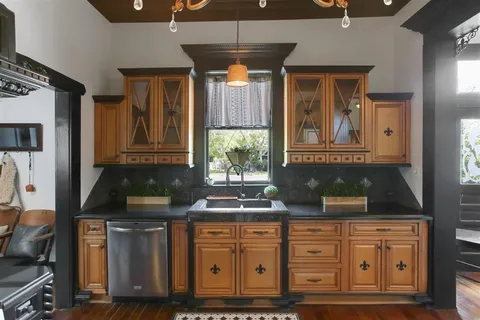 $389,000 | 130 Dr Michael Debakey Drive, Lake Charles, LA 70601