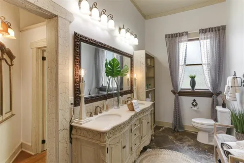 $389,000 | 130 Dr Michael Debakey Drive, Lake Charles, LA 70601