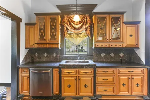 $389,000 | 130 Dr Michael Debakey Drive, Lake Charles, LA 70601