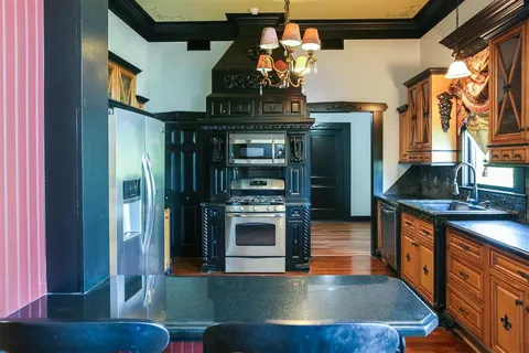 $389,000 | 130 Dr Michael Debakey Drive, Lake Charles, LA 70601