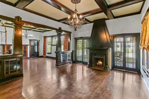 $389,000 | 130 Dr Michael Debakey Drive, Lake Charles, LA 70601