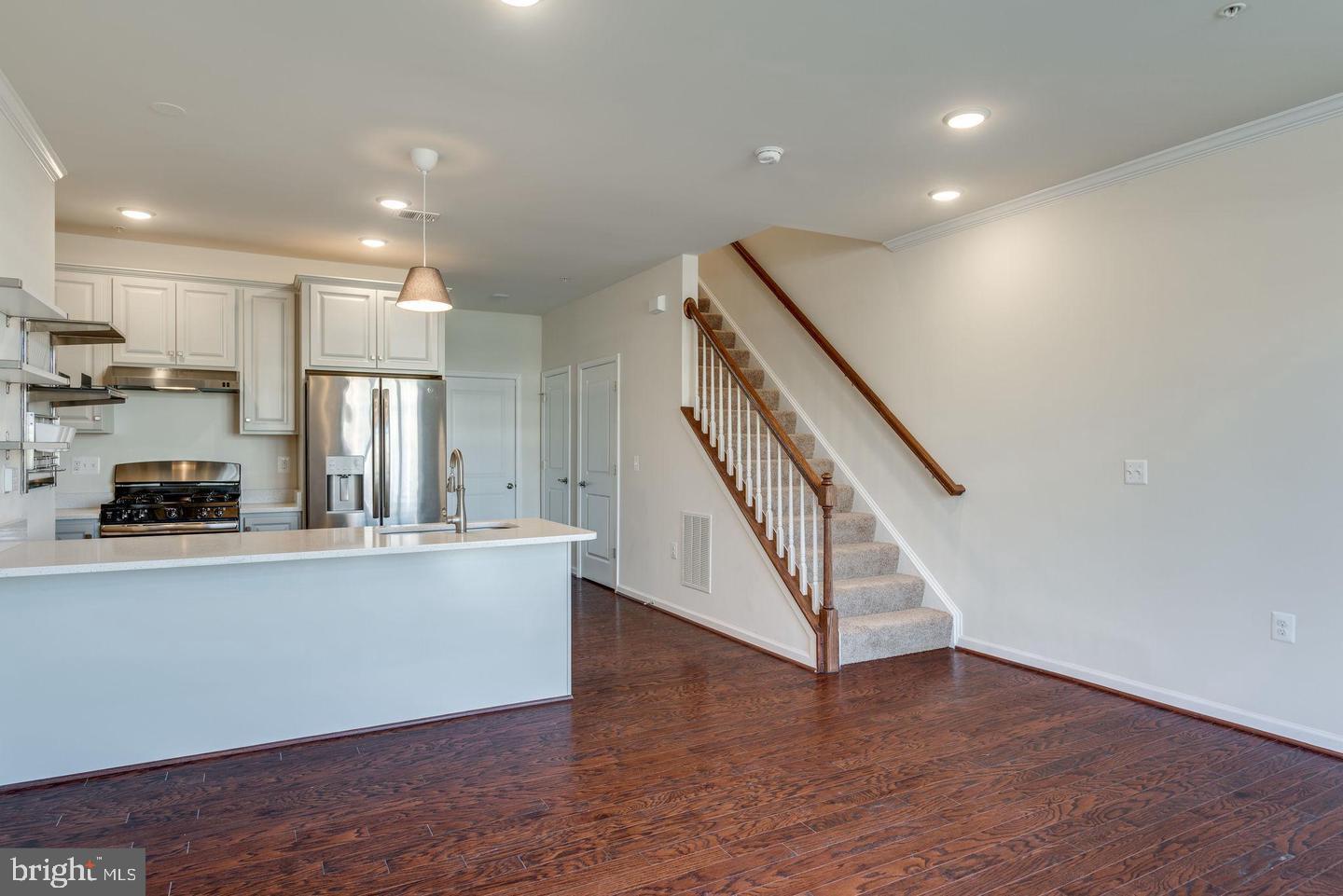 1004 Ribbon Limestone Terrace Southeast Leesburg, VA 20175 - Photo 4 of 17