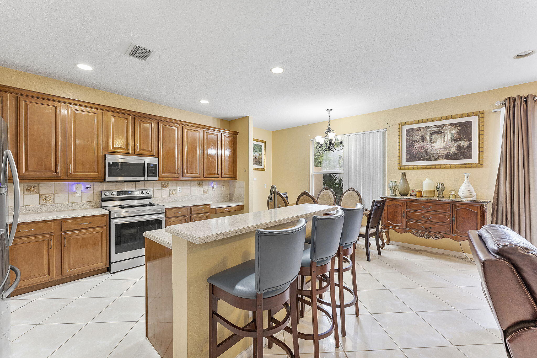 5210 Rising Comet Lane Greenacres, FL 33463 - Photo 7 of 38 22-web-or-mls-5210 Rising Comet Lane_025