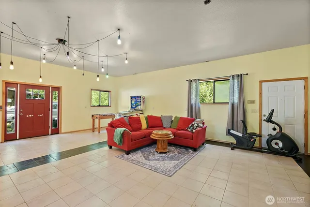 $3,500 | 10829 Olalla Valley Road Southeast, Olalla, WA 98359