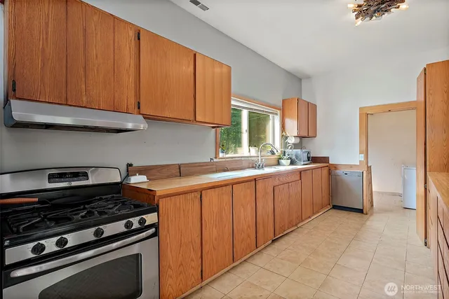 $3,500 | 10829 Olalla Valley Road Southeast, Olalla, WA 98359