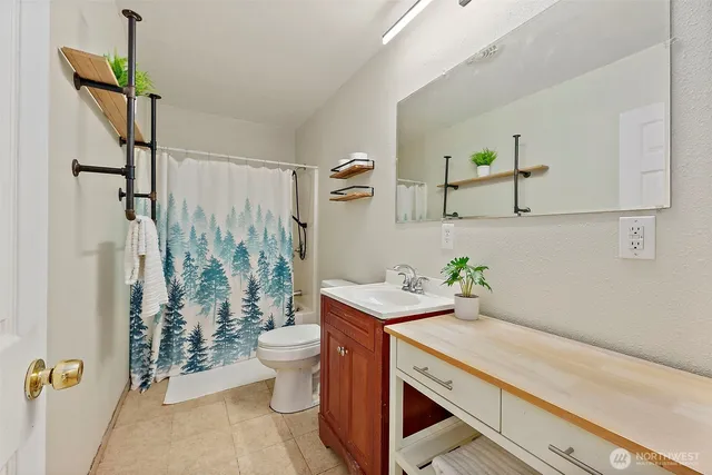 $3,500 | 10829 Olalla Valley Road Southeast, Olalla, WA 98359