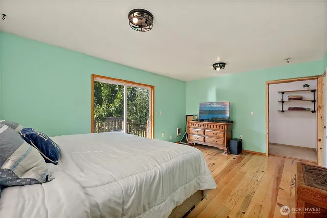 $3,500 | 10829 Olalla Valley Road Southeast, Olalla, WA 98359