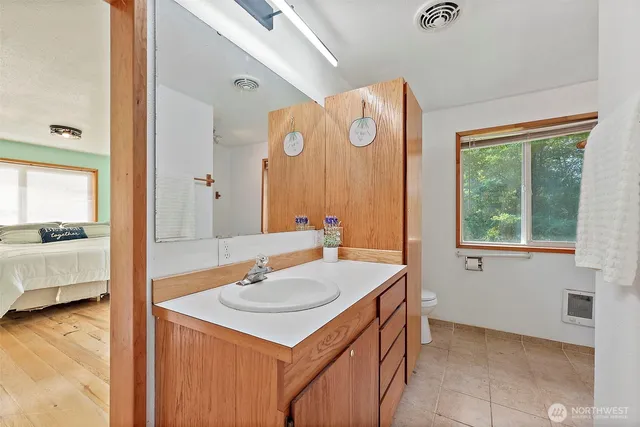 $3,500 | 10829 Olalla Valley Road Southeast, Olalla, WA 98359