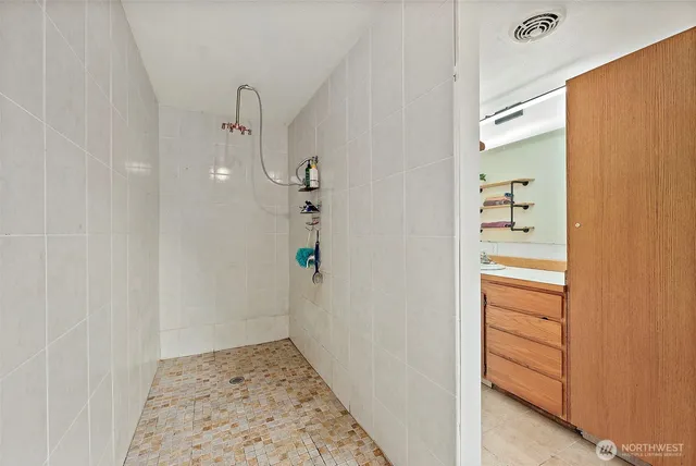 $3,500 | 10829 Olalla Valley Road Southeast, Olalla, WA 98359