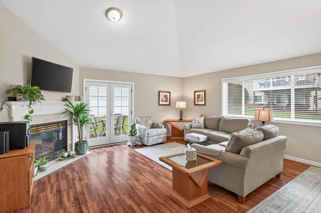 $344,900 | 2905 Devonshire Circle, Woodbury, MN 55125