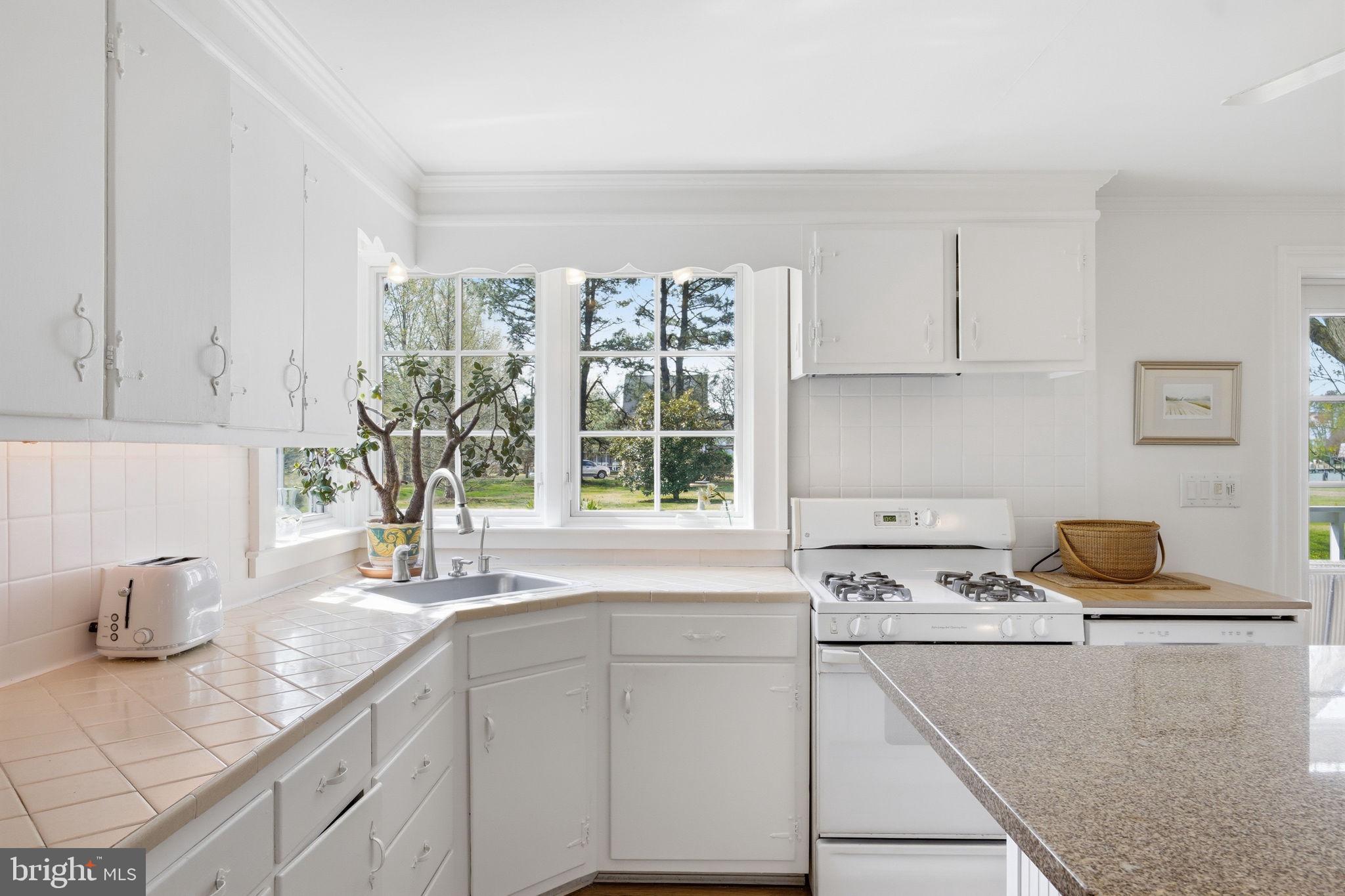 4940 Fairbank Road Tilghman, MD 21671 - Photo 5 of 36 Kitchen