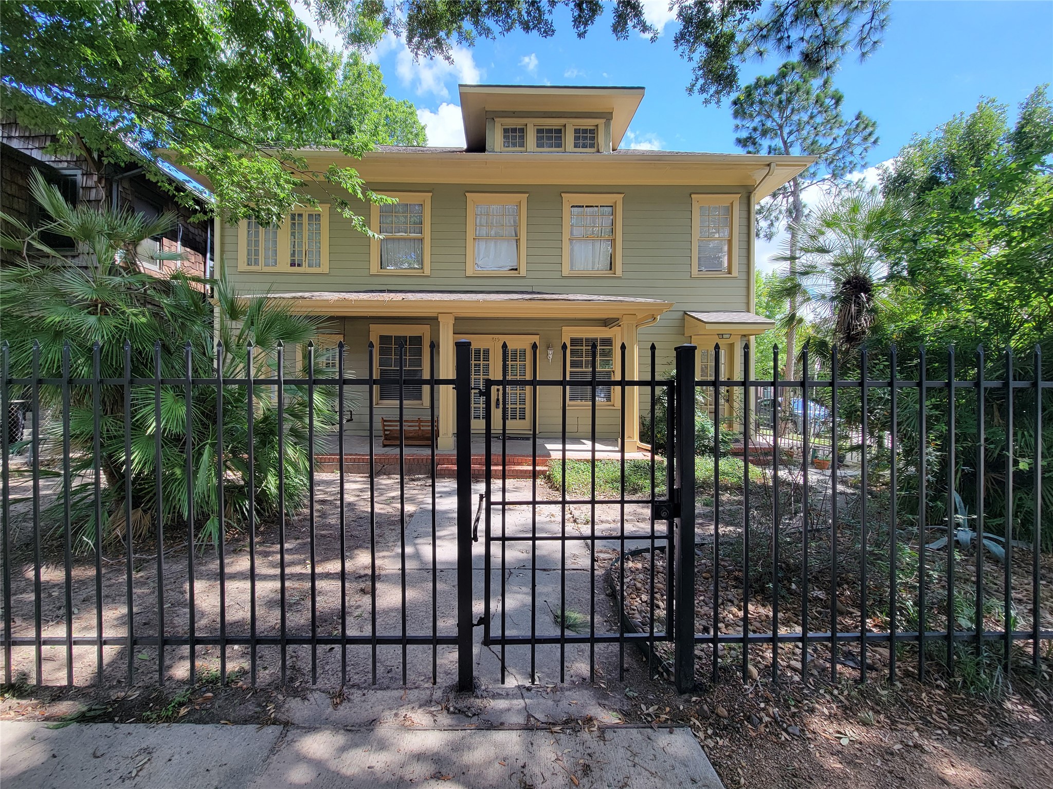 815 Sul Ross Street, Unit 1 Houston, TX 77006 - Photo 1 of 19