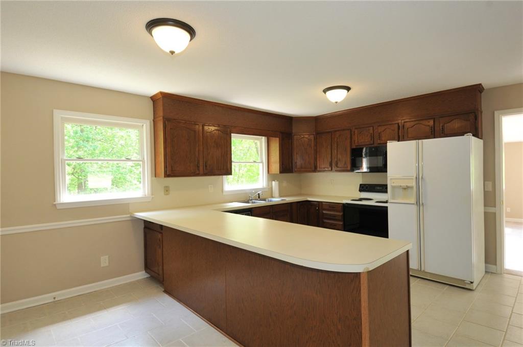 782 Stephany Circle Rural Hall, NC 27045 - Photo 4 of 16 Gallery Image 4