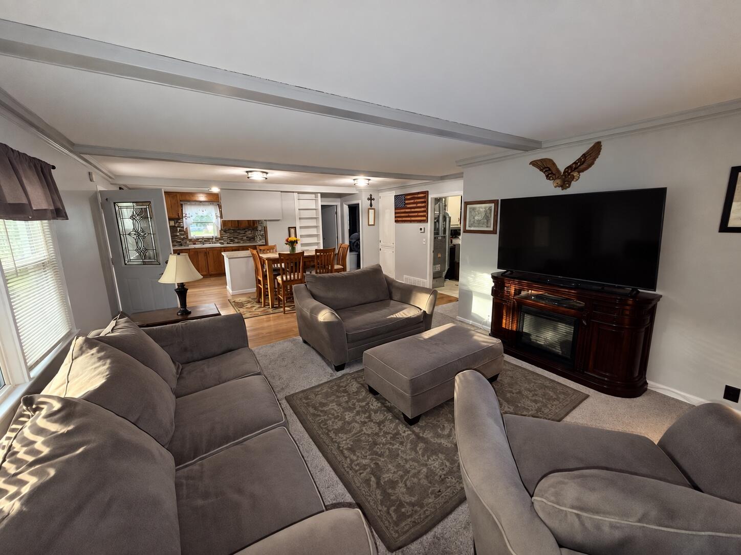 11195 Mcgregor Road Pinckney, MI 48169 - Photo 5 of 27 Living Room