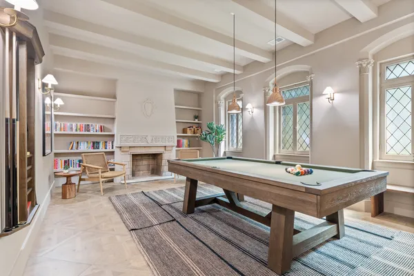 $1,595 | 1650 West Roscoe Street, Unit 206, Chicago, IL 60657