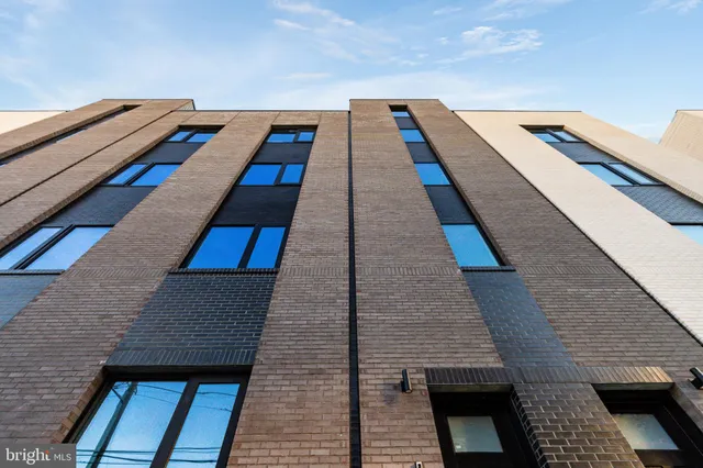 $3,350 | 1130 North Delaware Avenue, Unit 1E, Philadelphia, PA 19125