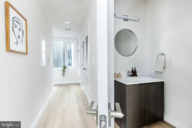 $3,350 | 1130 North Delaware Avenue, Unit 1E, Philadelphia, PA 19125