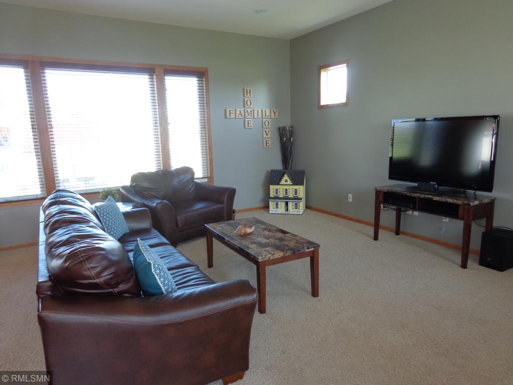 1187 3rd Street Southwest Delano, MN 55328 - Photo 4 of 27 Gallery Image 4