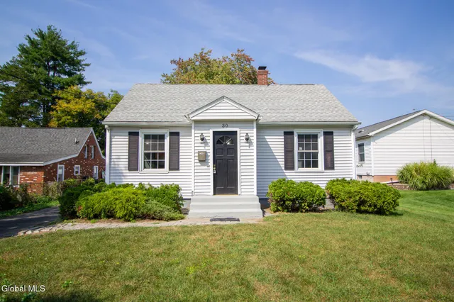 $2,350 | 30 Wilkins Avenue, Colonie, NY 12205