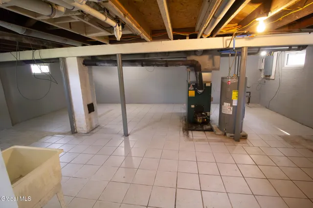 $2,350 | 30 Wilkins Avenue, Colonie, NY 12205