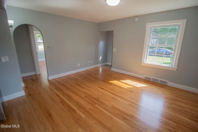 $2,350 | 30 Wilkins Avenue, Colonie, NY 12205